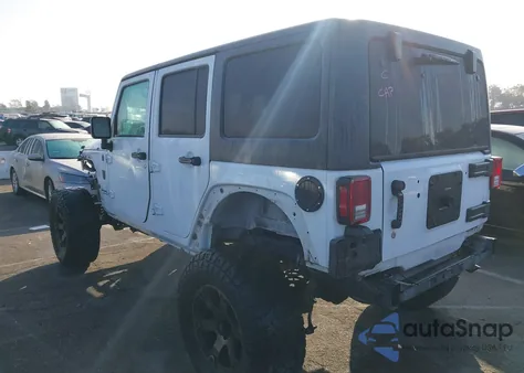 2015 Jeep Wrangler Unlimited Rubicon z USA, uszkodzony, nr VIN 1C4BJWFG4FL528208